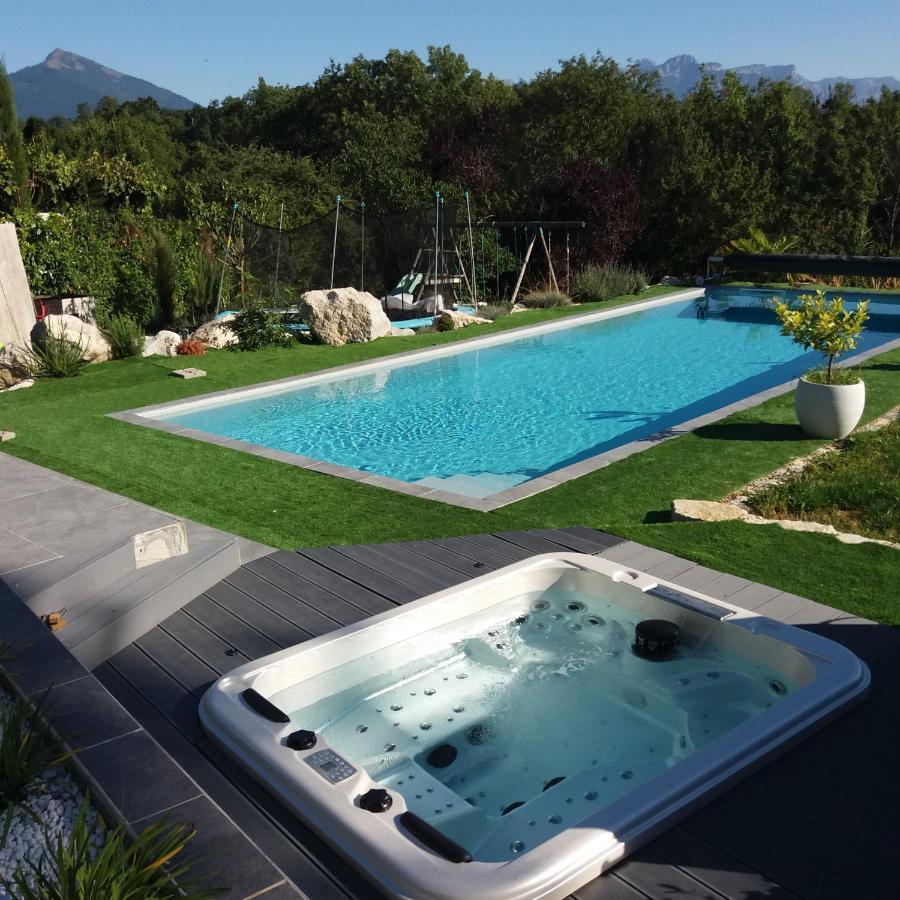 Chambres, Cuisine, Piscine, Spa, Billards, Airhockey, Nature Fillinges Zewnętrze zdjęcie